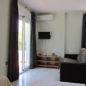 Dona Reyes Apartahotel